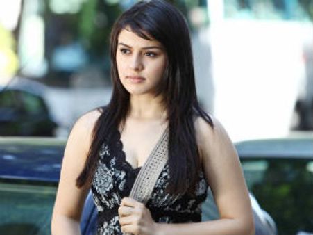 கார்த்திகாவா? யார் அது? - ஹன்ஸிகா ஆவேசம்