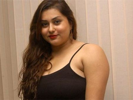 '8 வருடங்களில் 40 வாட்டி...' - கோவையில் நமீதாவின் கொஞ்சல்!