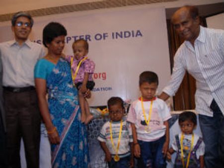 குழந்தைகள் கண் சிகிச்சைக்கு உதவ தன்னார்வ அமைப்பு - ரஜினி தொடங்கி வைத்தார்!