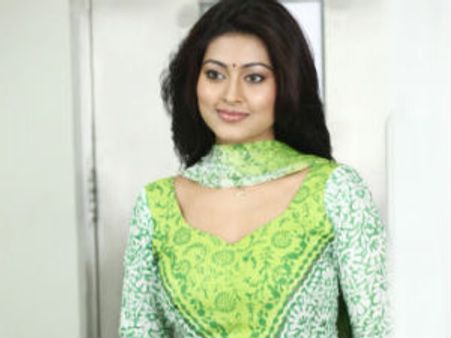 ஜெயலலிதாவுக்கு பத்திரிக்கை வைத்த சினேகா