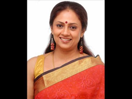 அன்னையர் தினத்துக்காக 'ஆன்ட்டி' லட்சுமி ராமகிருஷ்ணன் பாட்டு!