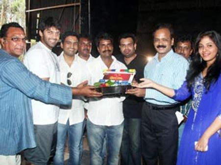 ஆர்யா - சந்தானம் - ஹன்ஸிகா - அஞ்சலியின் சேட்டை... தொடங்கியது ஷூட்டிங்!