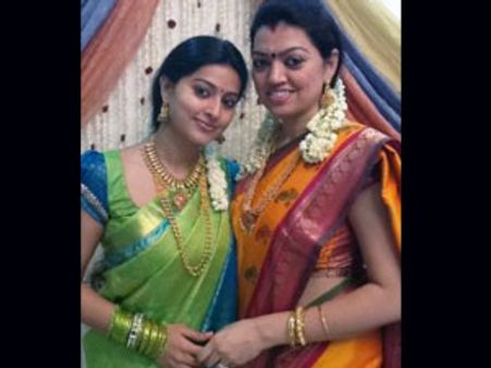 சினேகாவுக்கு நலங்கு - நடிகர் நடிகைகள் பங்கேற்பு