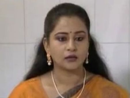 ‘அத்திப்பூக்கள்’ வில்லி ‘மகா’, நிஜத்தில் மகா அமைதியாம்!