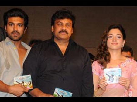 சிரஞ்சீவி குடும்பத்துடன் ஒட்டி உறவாடும் தமன்னா