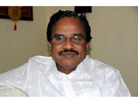 கருணாநிதிக்கு சொந்த சரக்கு கிடையாது!: தமிழருவி மணியன் சாடல்