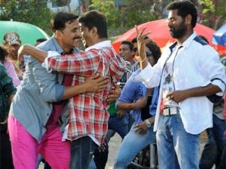 விஜய்க்கு என்ன 17 வயசா? பிரபுதேவாவை கேட்ட அக்ஷய் குமார்