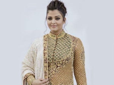 ஹேர்ஸ்டைலிஸ்ட்டை துரத்துங்க ஐஸ்வர்யா...!