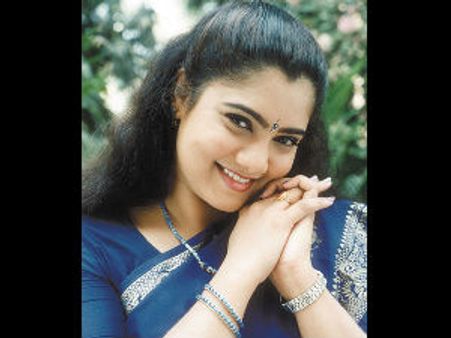 மங்கையர் மன்றம்: அம்பிகாவிற்கு பதில் யுவராணி?