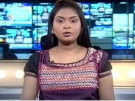 'மாடர்ன்' டிரஸ்ஸுக்கு மாறிய சன் நியூஸ் ரீடர்கள்!