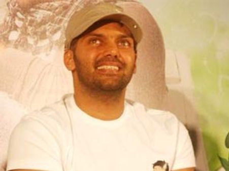 ஈகோவே இல்லாதவர் 'தல': ஆர்யா புகழாரம்