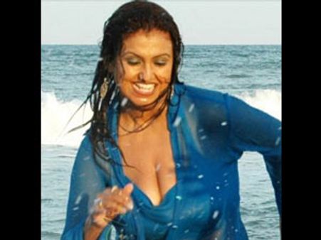 'எல்லாத்தையுமா' சொல்லப் போறார் சோனா?