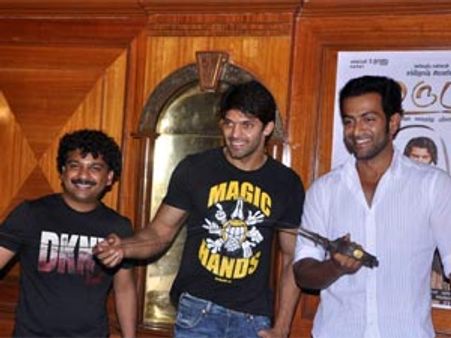 ஜெனிலியா, தபு, வித்யா பாலனை நினைச்சிட்டு உற்சாகத்தோடு போனேன், ஆனால்..! - ஆர்யாவின் ஏமாற்றம்