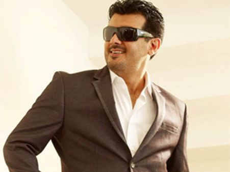 விஜய் பிறந்த நாளில் வெளியாகும் அஜீத் படம்!!