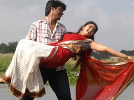 மனம் கொத்திப் பறவை தந்த மூன்று படங்கள்!