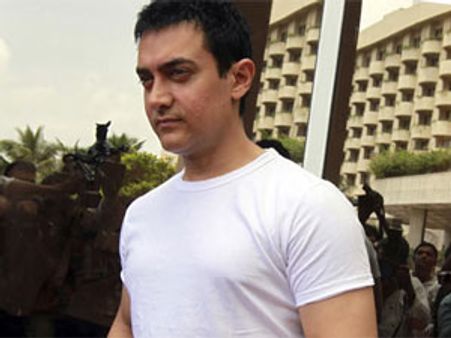 டாக்டர்களிடம் மன்னிப்பு கேட்க மாட்டேன்: அமீர்கான்!