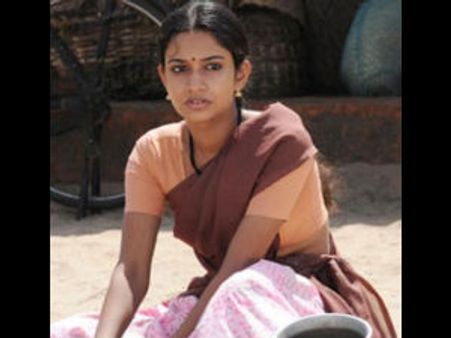 சித்தியிடம் சினிமா கற்ற 'செம்பட்டை' கவுரி நம்பியார்!