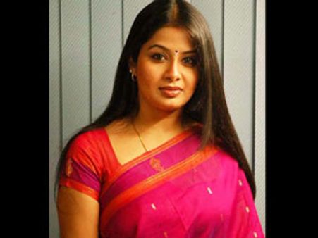 நடிகை சங்கீதா கர்ப்பமாக உள்ளாராம்!