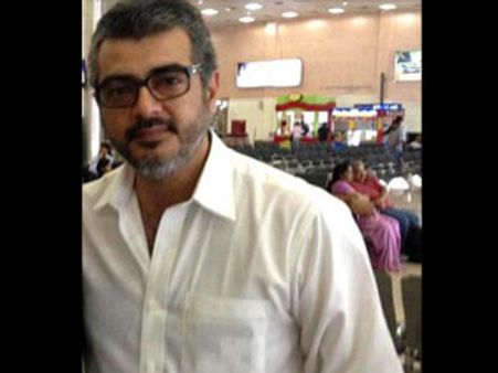 நரைத்த தலை, பெருமளவு வெளுத்த தாடி, சோடாபுட்டி கண்ணாடி- அஜீத் 'லுக்' எப்பூடி!