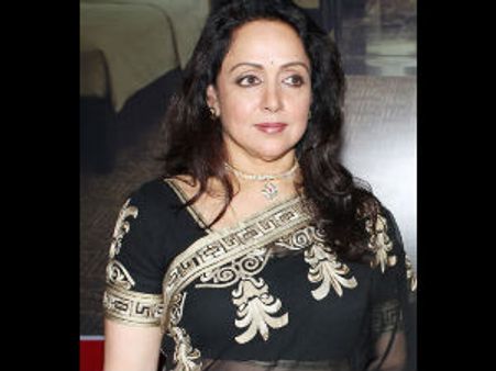 கதாநாயகிகளே குத்துப்பாட்டுக்கு ஆடாதீங்க, சொல்கிறார் ஹேமமாலினி