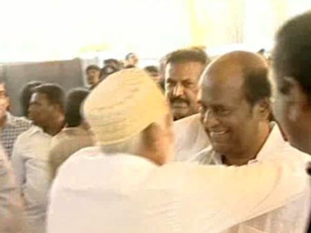 ராம்சரண் தேஜா திருமணம் - ரஜினி நேரில் வாழ்த்து!