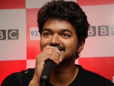 விஜய் பிறந்த நாள் - அரசு மருத்துவமனையில் பிறக்கும் குழந்தைகளுக்கு இலவச தங்க மோதிரம்!