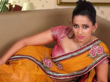 இனிமேல் எனக்கு 'ஐட்டம்' வேண்டாம்... 'ரேணிகுண்டா' சஞ்சனா சிங்!