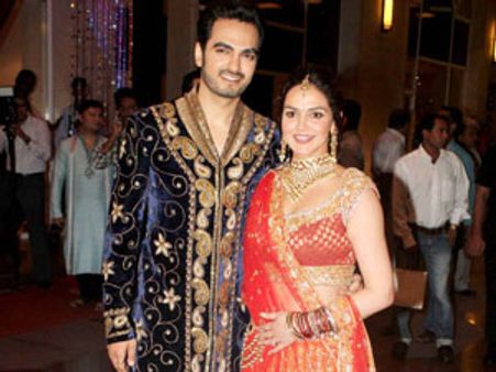 ஈஷா தியோல் திருமணத்தில் சல்மான்கான் 'பாடிகார்ட்!'