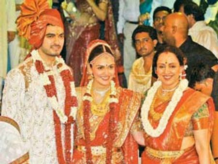 இஷா தியோல் - பாரத் தக்தானி திருமணம்: பாலிவுட்டே திரண்டு வந்து வாழ்த்து!