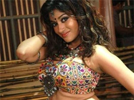 கேரள தொழிலதிபருடன் காதலா? - ஓவியா விளக்கம்!