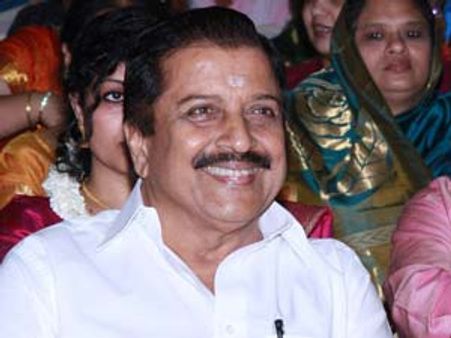 கிராமத்தில் பிறந்ததற்காக மாணவர்கள் வெட்கப்படக் கூடாது!- சிவகுமார்