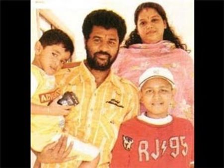 பிள்ளைப் பாசத்தால் நயனதாராவின் காதலைத் துறந்த பிரபுதேவா...!