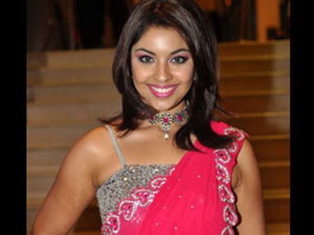 கவுதம் மேனன் படத்திலிருந்து ரிச்சா விலகல்!