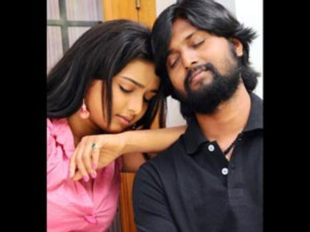 காதல் காட்சி... ஒட்டக சேஸிங்... காலை உடைத்துக் கொண்ட கதாநாயகி!