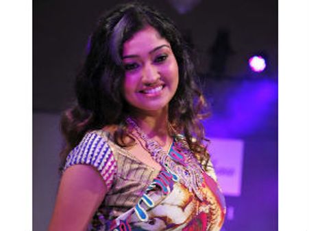 வில்லத்தனம் செய்ய எனக்குப் பிடிக்கும்: நீலிமாராணி