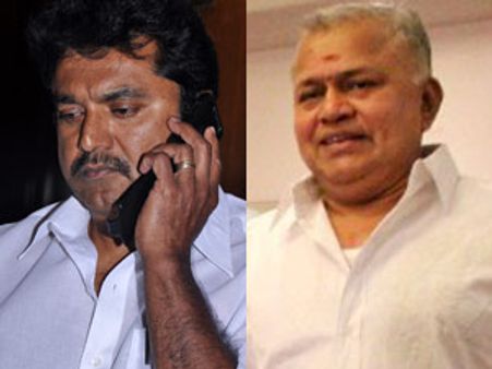 நடிகர் சங்க சொத்துக்களில் முறைகேடு..சரத், ராதாரவி மீது திமுக நடிகர் பூச்சி முருகன் வழக்கு!