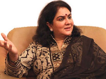 நானா குடிகாரி?...மாஜி கணவர் மீது மானநஷ்ட வழக்கு போடும் ஊர்வசி