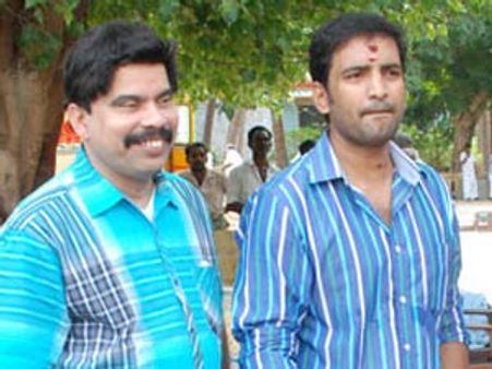 கண்ணா லட்டு தின்ன ஆசையா? - ராமநாராயணன் - சந்தானம் - பவர் ஸ்டார் கைகோர்க்கிறார்கள்!