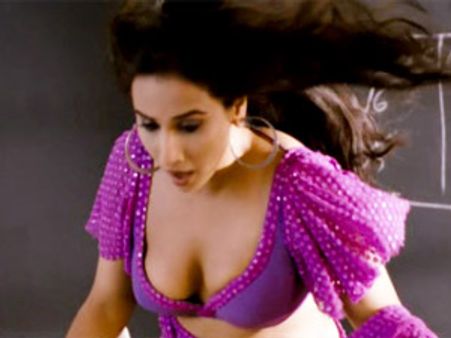 100 கட்கள், 3 நிமிட 'சீன்' நீக்கப்பட்ட பிறகு டர்ட்டி பிக்சருக்கு டிவியில் அனுமதி!