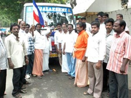 ரஜினிக்காக மீண்டும் ஒரு யாத்திரை - சென்னை ரசிகர்கள் பயணம்!