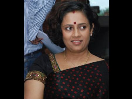 லட்சுமி ராமகிருஷ்ணனை 'ஷாக்'கடிக்க வைத்த தலைமைச் செயலக அதிகாரிகள்!