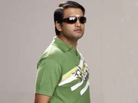 வாழ்க்கையில் கேட்காததுகூட கிடைக்க என்ன செய்யணும் தெரியுமா? - சந்தானம் சொல்கிறார் கேளுங்க!