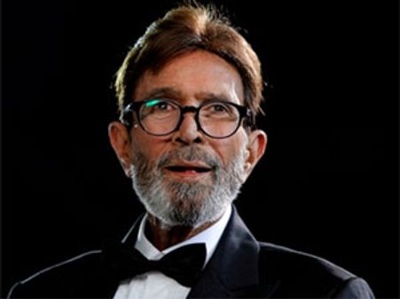 இந்தியாவின் முதல் சூப்பர்ஸ்டார் ராஜேஷ் கன்னா உடல் தகனம்