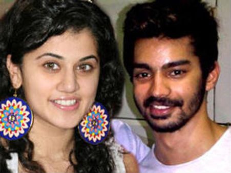 ஆபாசமாக படம் எடுத்து டாப்ஸியை பிளாக்மெயில் செய்கிறார் மகத்?