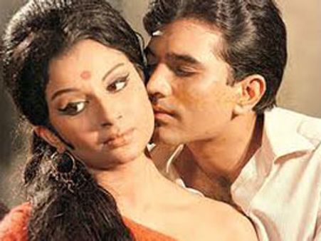 ராஜேஸ்கண்ணாவை விட சில வாரங்கள் நான் மூத்தவள்: ஷர்மிளா தாகூர்