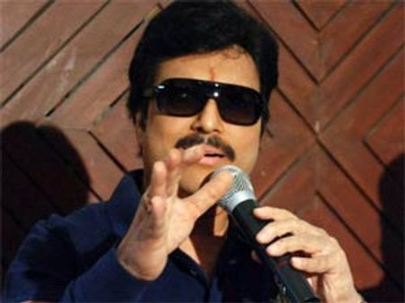 தமிழகத்தில் அராஜக ஆட்சி நடக்கிறது, ஜெ. மீதான மரியாதை குறைந்துவிட்டது: நடிகர் கார்த்திக்