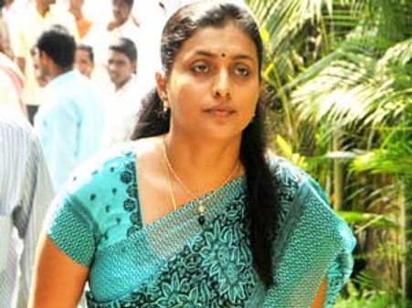 கம்பி மேல் நடந்து குத்தாட்டம் போட்ட ரோஜா!