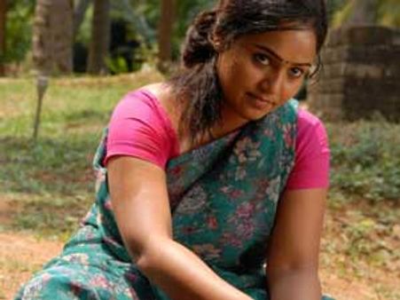 பெண்களுக்குக் காமம் அதிகமாம்... சொல்கிறது 'குற்றாலம்'..!