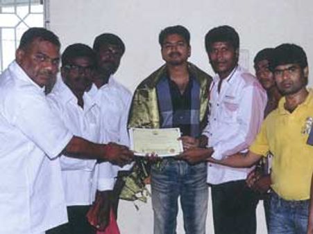 கிராமங்களில் அதிக நற்பணிகள் செய்யும் நிர்வாகிகளுக்கு விருந்து, பரிசு! - விஜய்யின் அதிரடித் திட்டம்