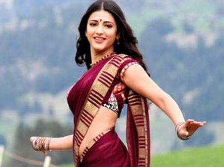 தீபிகாவுக்கு பதில் ஸ்ருதியைப் பிடித்த கலாஞ்சலி